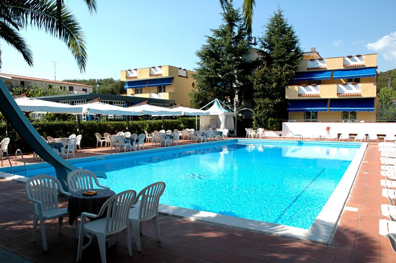Hotel Seven Residence Палинуро Екстериор снимка